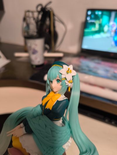 压泡面 初音未来 花仙子 百合花