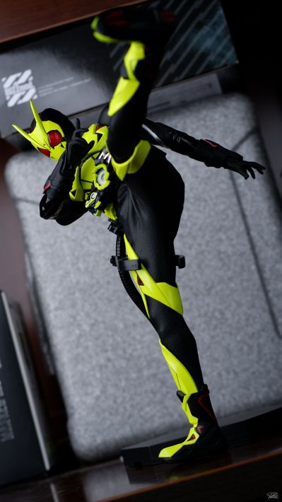 REAL ACTION HEROES 编号785  RAH GENESIS  假面骑士零一 高跃飞蝗