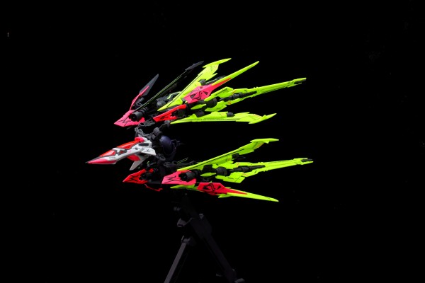 MG 1/100  天蚀高达 + 扩展件 (赛博配色)