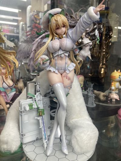 胜利女神：妮姬 露菲 冬日购物狂