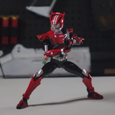 S.H.Figuarts 假面骑士驰骑 飙速型 平成世代版