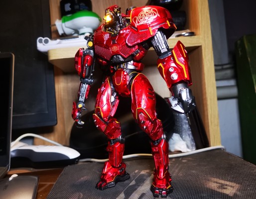 环太平洋 暴风赤红