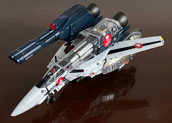 DX超合金  超时空要塞 可曾记得爱 VF-1S 冲锋女武神（一条辉专用） 内构细节版