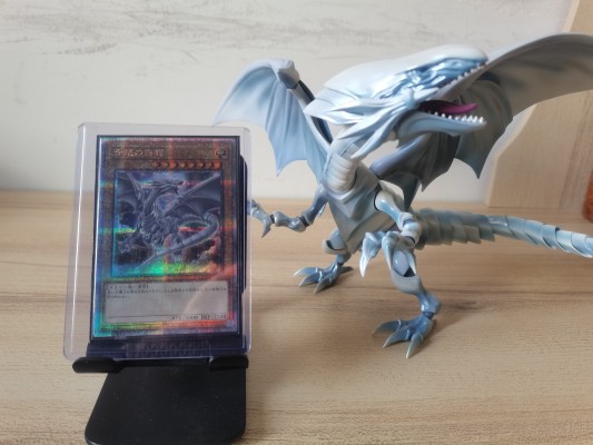 S.H.MonsterArts 游戏王 怪兽之决斗 青眼白龙