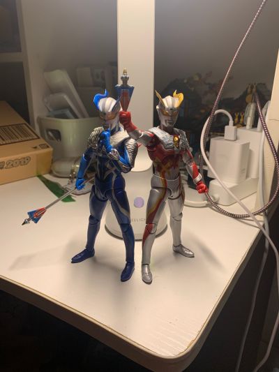 S.H.Figuarts 强壮日冕型赛罗与月神奇迹型赛罗