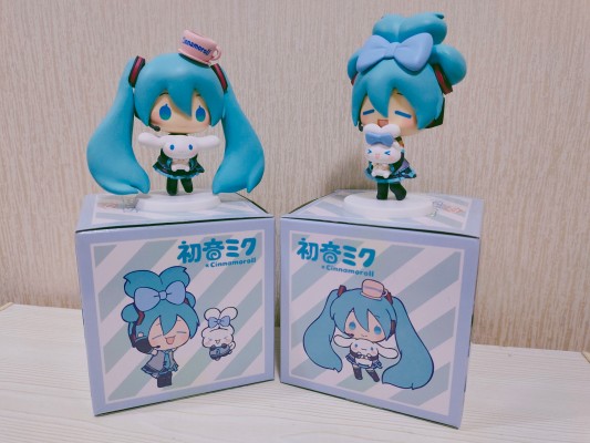 初音未来×大耳狗 精细小人偶