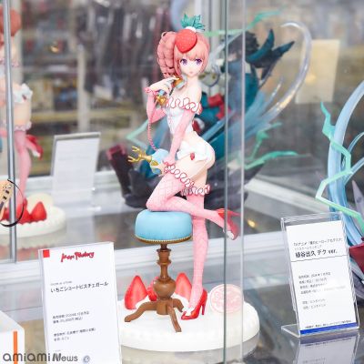 SALON de VITRINE 草莓短胸衣女孩