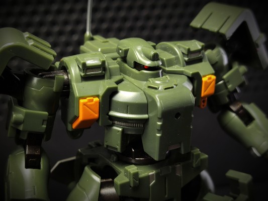 HCM Pro 51-00 机动战士高达00 铁人式·陆战型套装