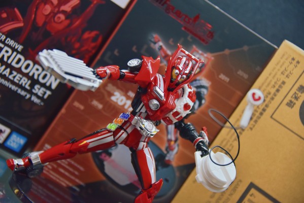 S.H.Figuarts 假面骑士驰骑 特莱多隆型  混合轮胎套装 -S.H.Figuarts15周年纪念版-