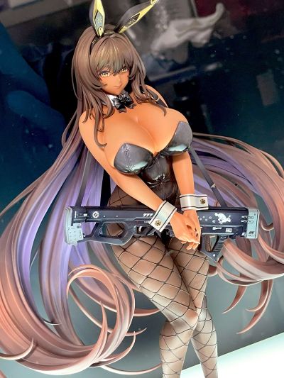 胜利女神：妮姬 布兰儿