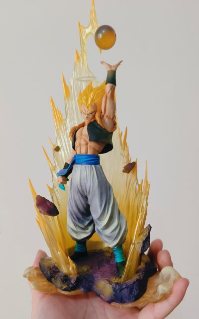 FiguartsZERO [超激战] 龙珠Z 复活！悟空与贝吉塔的合体 超级赛亚人悟吉塔 -展会限定版-