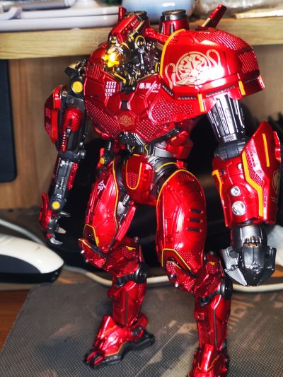 环太平洋 暴风赤红