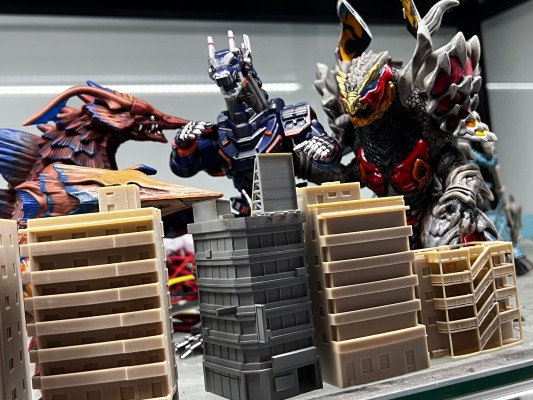 S.H.Figuarts   23式特殊战术机甲兽 阿斯加隆