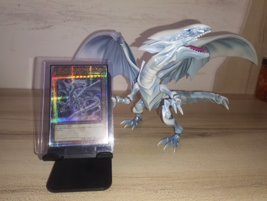 S.H.MonsterArts 游戏王 怪兽之决斗 青眼白龙