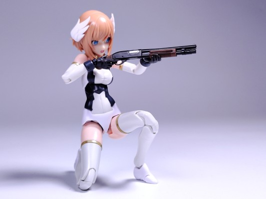 小军械库 LA055 M870霰弹枪 木柄样式