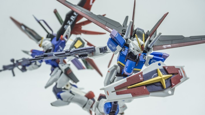 HGCE 1/144 威力型脉冲高达