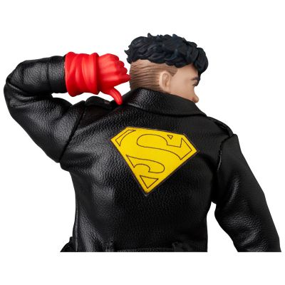 MAFEX  编号232 超级小子（超人之死五部曲：超人归来）