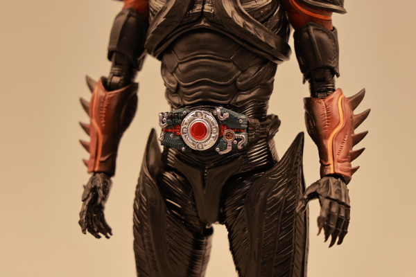 S.H.Figuarts 假面骑士BLACK SUN 假面骑士暗日（首次变身）