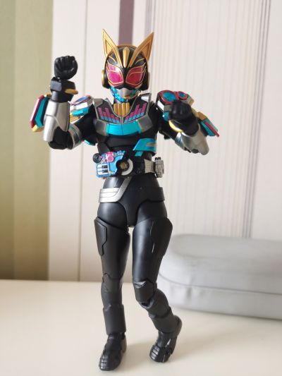 S.H.Figuarts   假面骑士娜猫 节拍形态