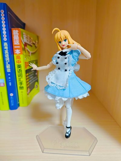 figma#598 女性素体（爱莉丝）和 连身裙+围裙装