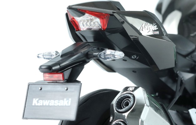 MT-002s 川崎 Ninja H2（悦色版）