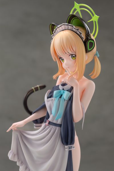 蔚蓝档案 女仆小绿