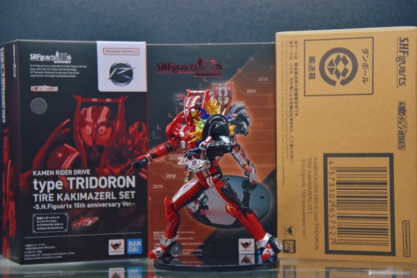 S.H.Figuarts 假面骑士驰骑 特莱多隆型  混合轮胎套装 -S.H.Figuarts15周年纪念版-