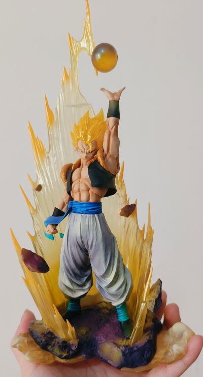FiguartsZERO [超激战] 龙珠Z 复活！悟空与贝吉塔的合体 超级赛亚人悟吉塔 -展会限定版-