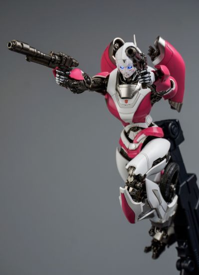 DLX 大黄蜂 阿尔茜