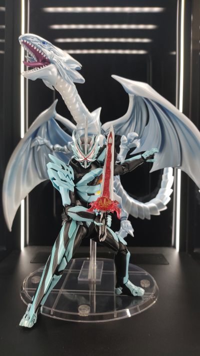 S.H.MonsterArts 游戏王 怪兽之决斗 青眼白龙