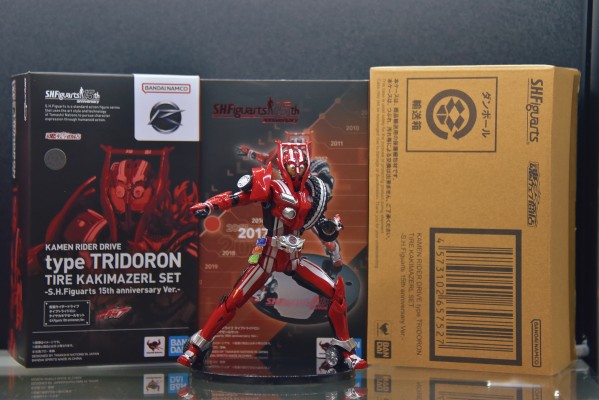 S.H.Figuarts 假面骑士驰骑 特莱多隆型  混合轮胎套装 -S.H.Figuarts15周年纪念版-