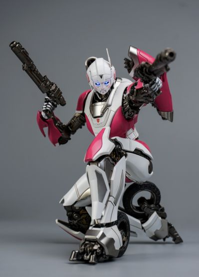 DLX 大黄蜂 阿尔茜