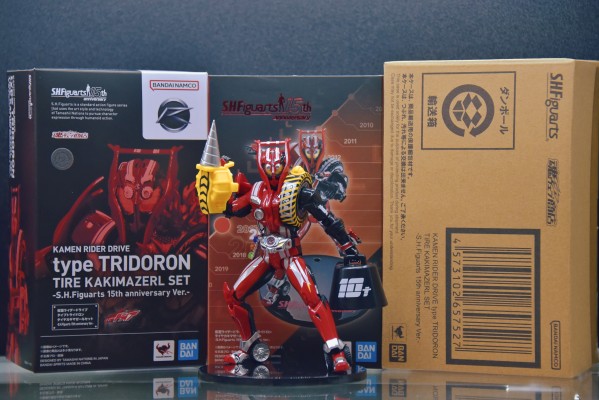 S.H.Figuarts 假面骑士驰骑 特莱多隆型  混合轮胎套装 -S.H.Figuarts15周年纪念版-