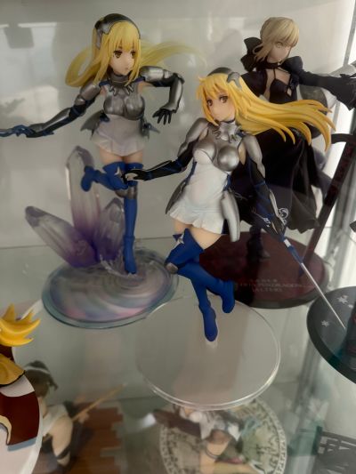 期待在地下城邂逅有错吗外传 剑姬 艾丝·华伦斯坦