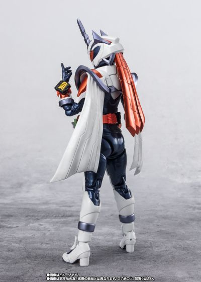 S.H.Figuarts   假面骑士玛洁德 炎阳独角兽
