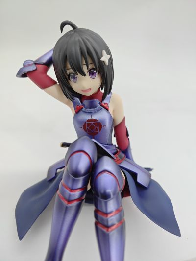 因为太怕痛就全点防御力了。莎莉