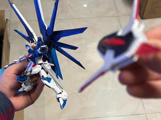 HG   1/144 飞升自由高达