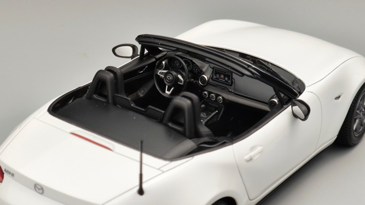 24342 马自达 MX-5