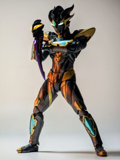 S.H.Figuarts 奥特银河格斗 命运的冲突 泽塔奥特曼 迪斯西姆天爪