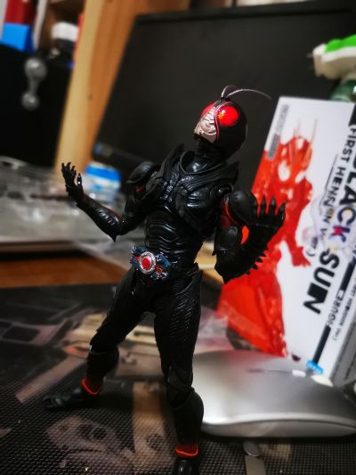 S.H.Figuarts 假面骑士BLACK SUN 假面骑士暗日（首次变身）