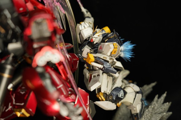 BNFIGURE DX 高达系列第二作 Nu高达大战沙扎比