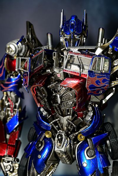 PREMIUM+ 变形金刚3 擎天柱