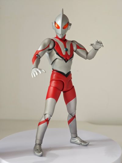 S.H.Figuarts   假奥特曼