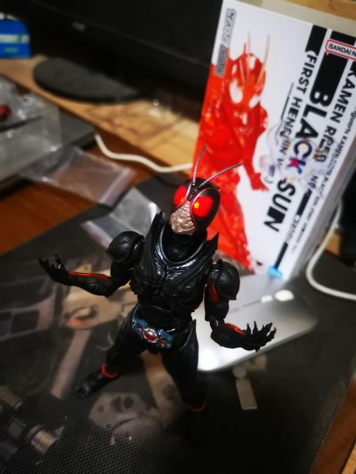 S.H.Figuarts 假面骑士BLACK SUN 假面骑士暗日（首次变身）