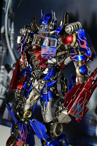 PREMIUM+ 变形金刚3 擎天柱