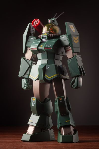 HI-METAL R 太阳之牙 索尔提克 H8 圆头机甲  与 因斯特装甲车 40周年纪念版