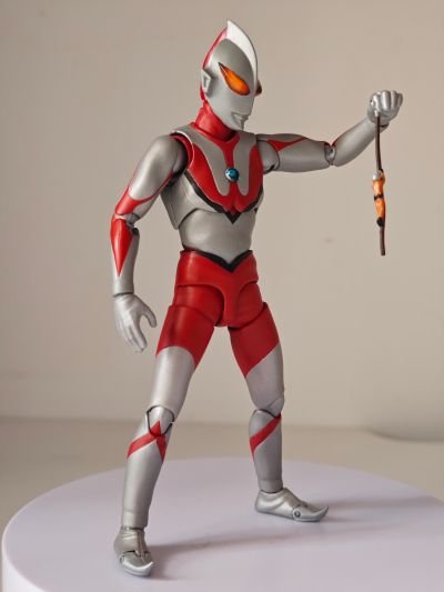 S.H.Figuarts   假奥特曼