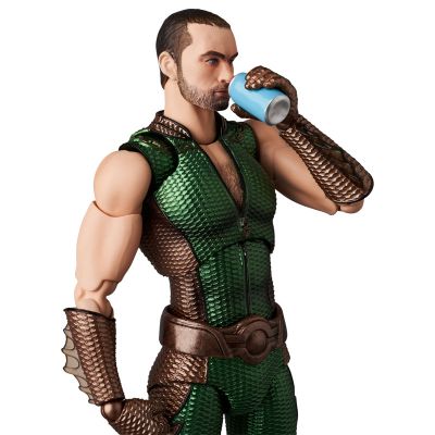 MAFEX 编号237 黑袍纠察队 深海