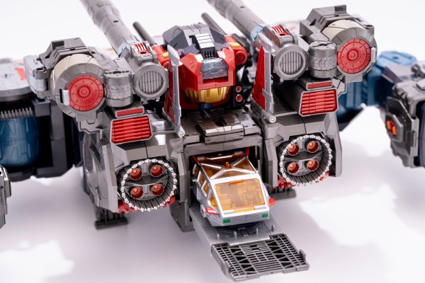 戴亚克隆 DA-95 基地机器人：陆地机动战舰