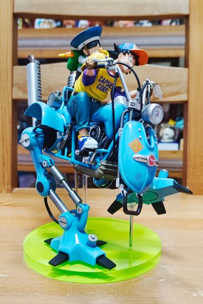 DESKTOP REAL McCOY EX 龙珠Z 孙悟空与悟饭与双足步行机器人